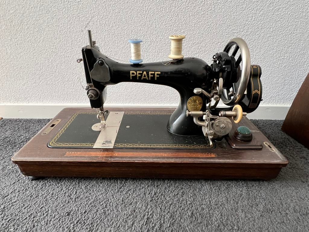 Pfaff handnaaimachine, Ophalen