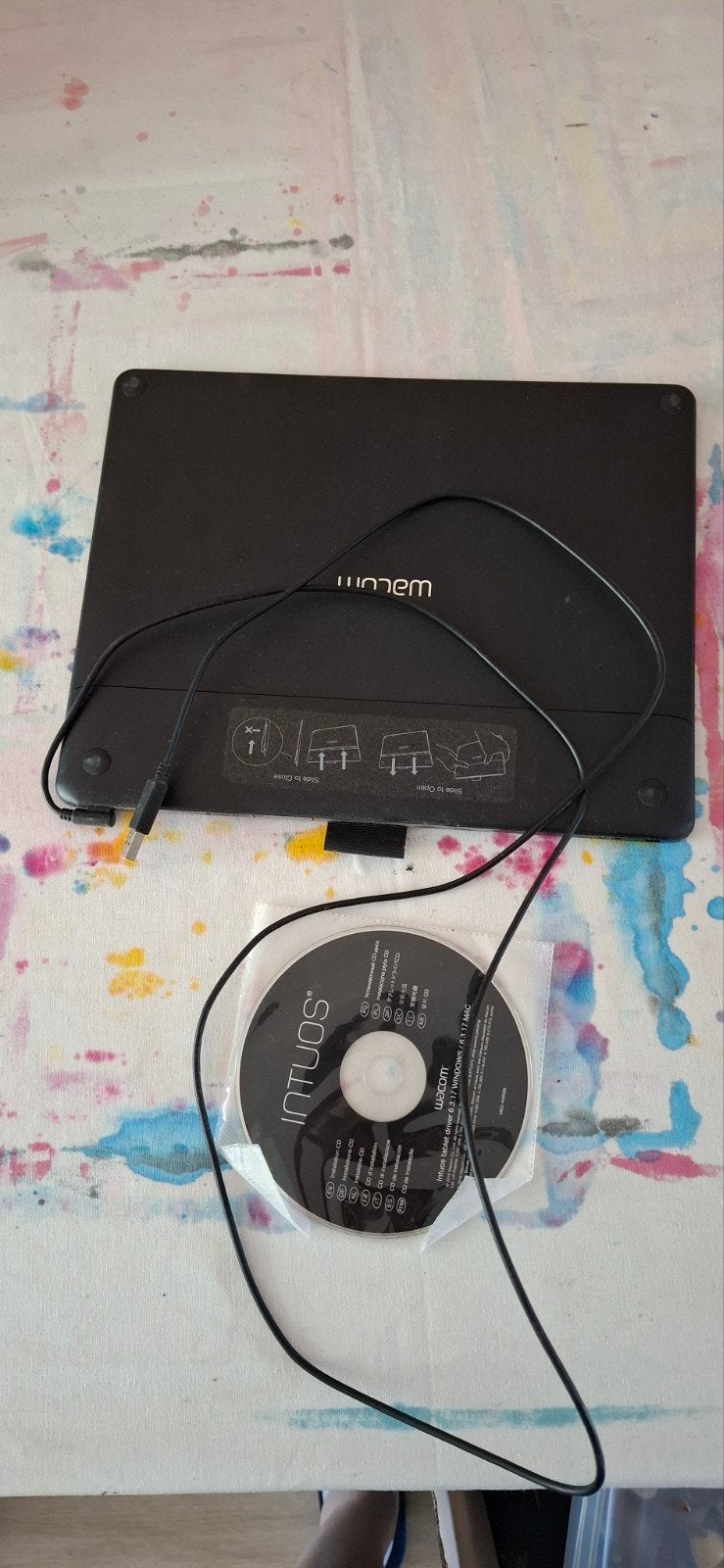 Wacom Intuos tekentablet met installatie-CD, Computers en Software, Tekentablets, Zo goed als nieuw, Ophalen