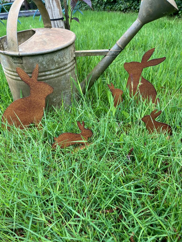 Tuindecoratie, familie haas. Metaal, Tuin en Terras, Tuinbeelden, Ophalen of Verzenden, Zo goed als nieuw, Metaal, Overige typen