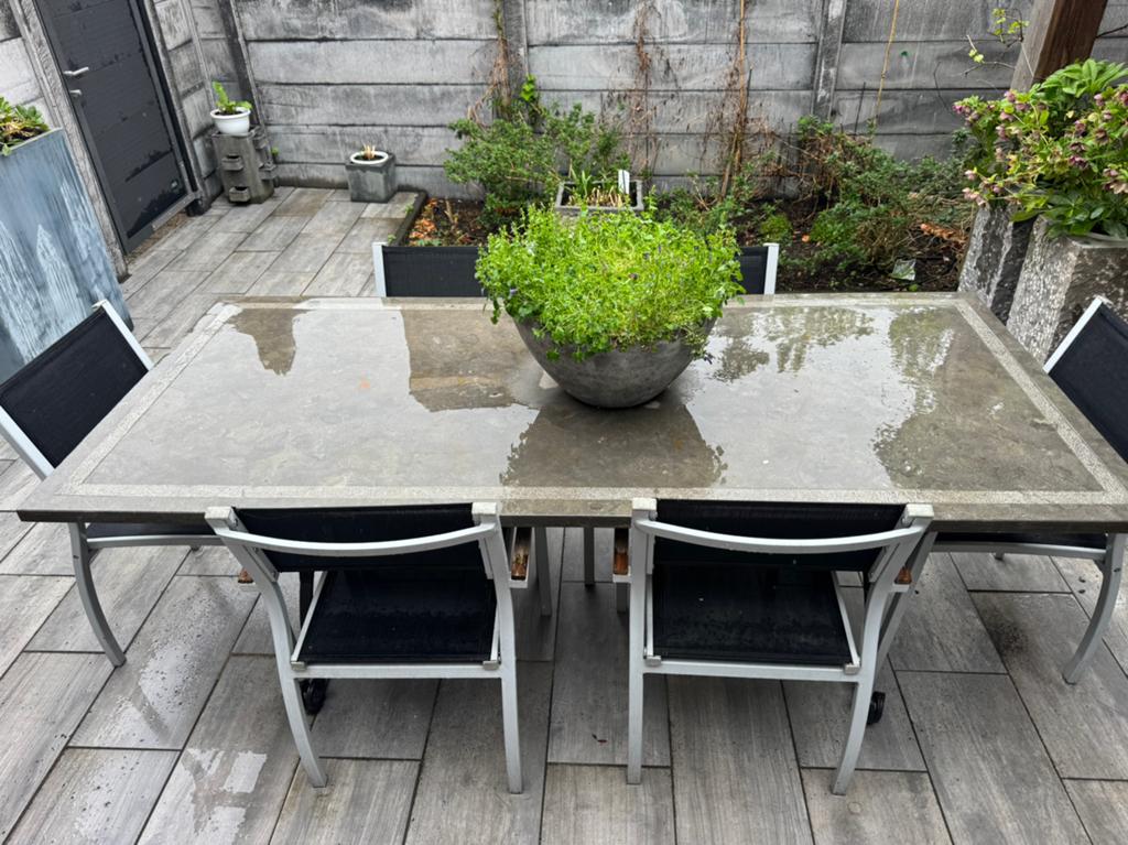 Prachtige hardstenen tuintafel met stoelen, Ophalen of Verzenden, Zo goed als nieuw, Overige materialen