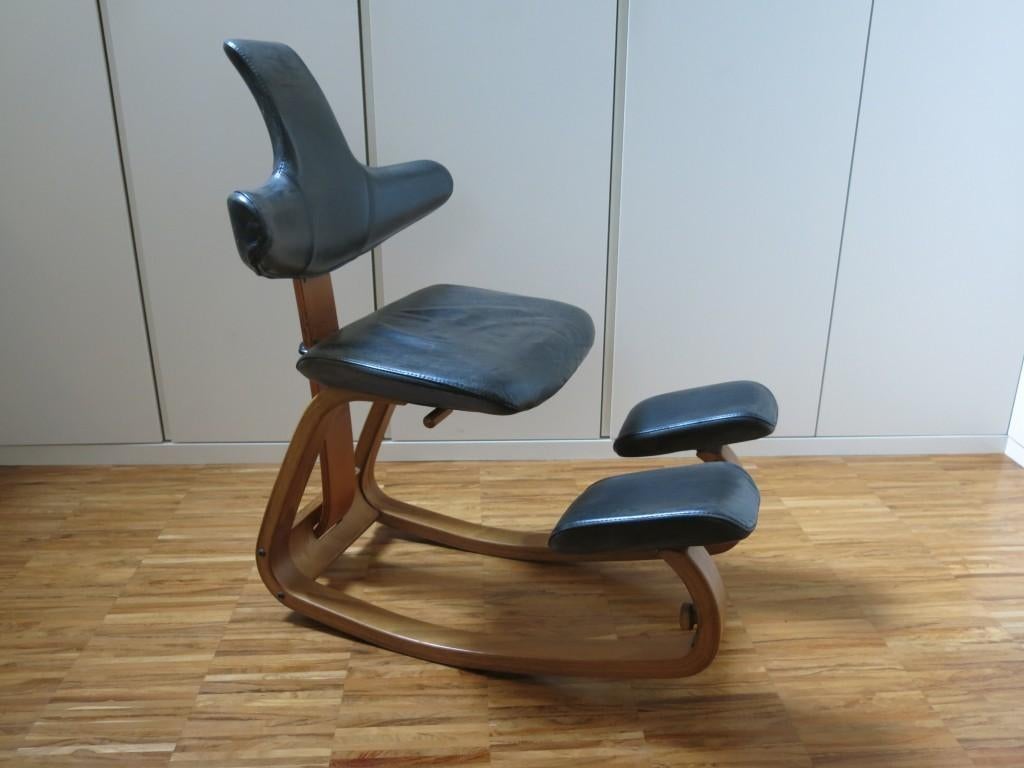 Stokke (Varier) Thatsit lederen bureaustoel kniestoel, Huis en Inrichting, Bureaustoelen, Ophalen, Gebruikt, Zwart