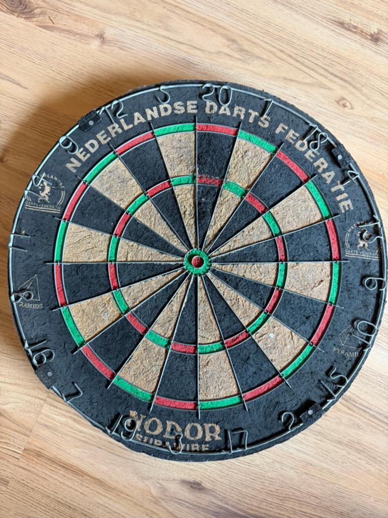 Vintage dartbord Nederlandse Darts Federatie, Ophalen, Gebruikt, Dartbord