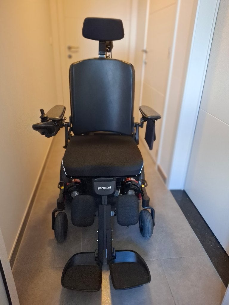 Permobil M1 Corpus - elektrische rolstoel, Diversen, Ophalen, Zo goed als nieuw, Elektrische rolstoel