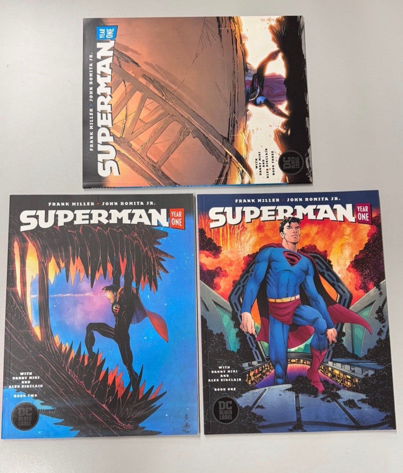 3X DC black label Comics - Comic Superman Year One 2019 3x, Boeken, Meerdere comics, Ophalen of Verzenden, Zo goed als nieuw, Amerika