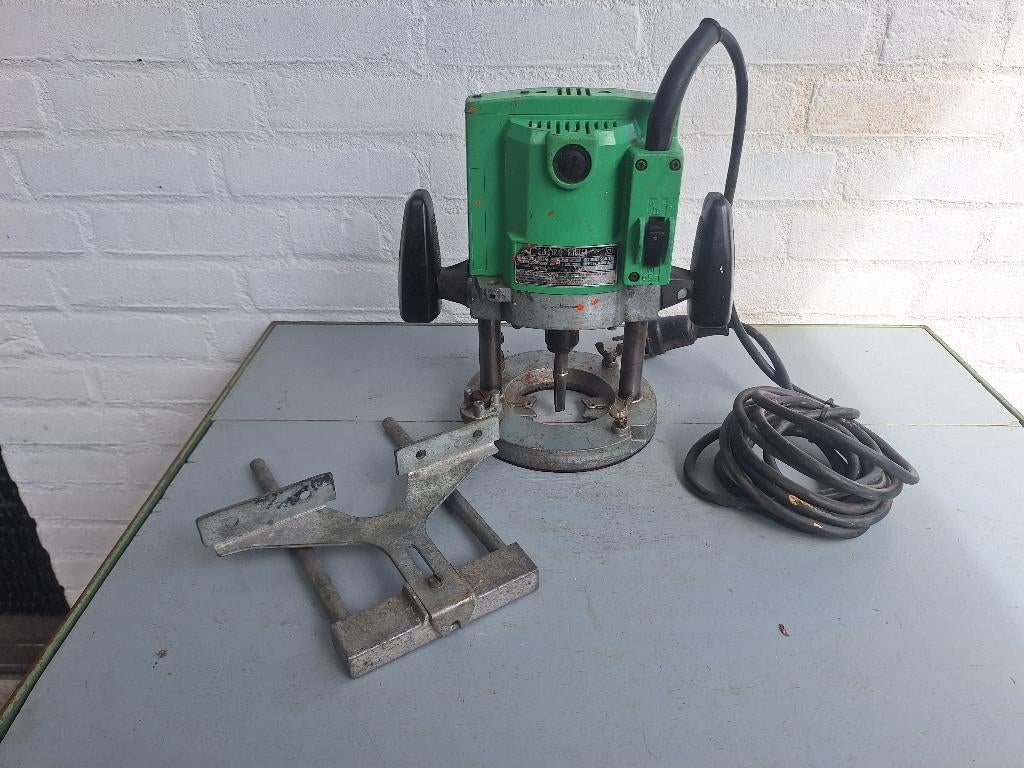 Hitachi TR-12 bovenfrees 1300w, Ophalen of Verzenden, Gebruikt