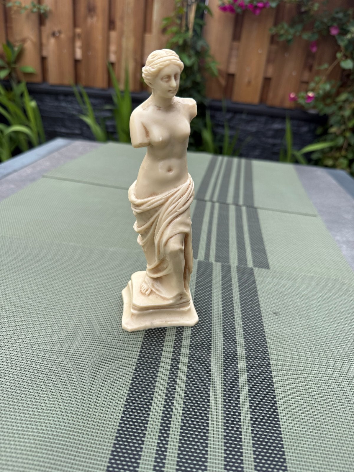 Venus van Milo beeldje gesigneerd G. ORFALE, 20cm hoog, Antiek en Kunst, Kunst | Beelden en Houtsnijwerken, Ophalen of Verzenden