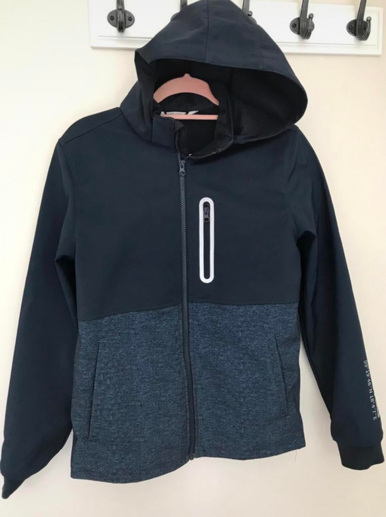 Softshell lichtjas / tussenjas maat 164 – H&M– marineblauw, Kinderen en Baby's, Ophalen of Verzenden, Zo goed als nieuw, Jongen of Meisje