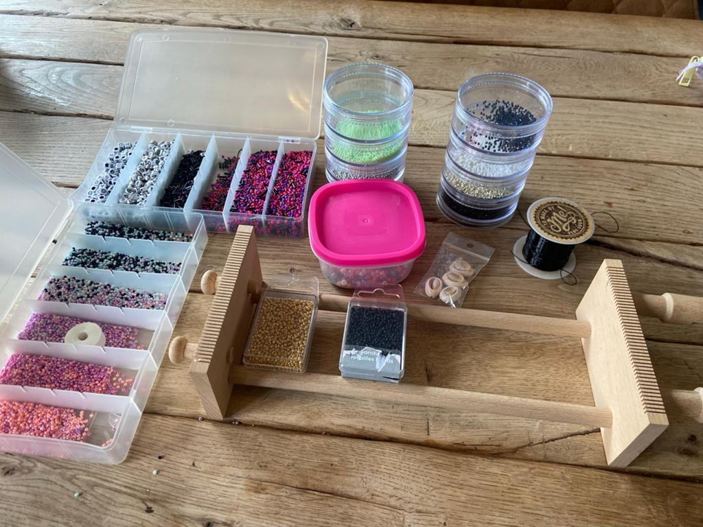 weefgetouw met kralen en andere accessoires, Ophalen of Verzenden, Gebruikt, Kraal
