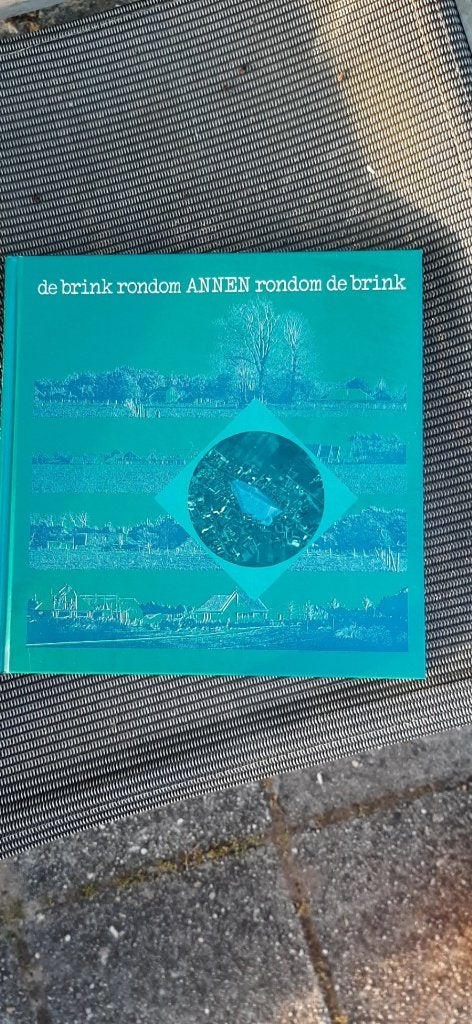 Boek over Annen, Ophalen of Verzenden, Zo goed als nieuw