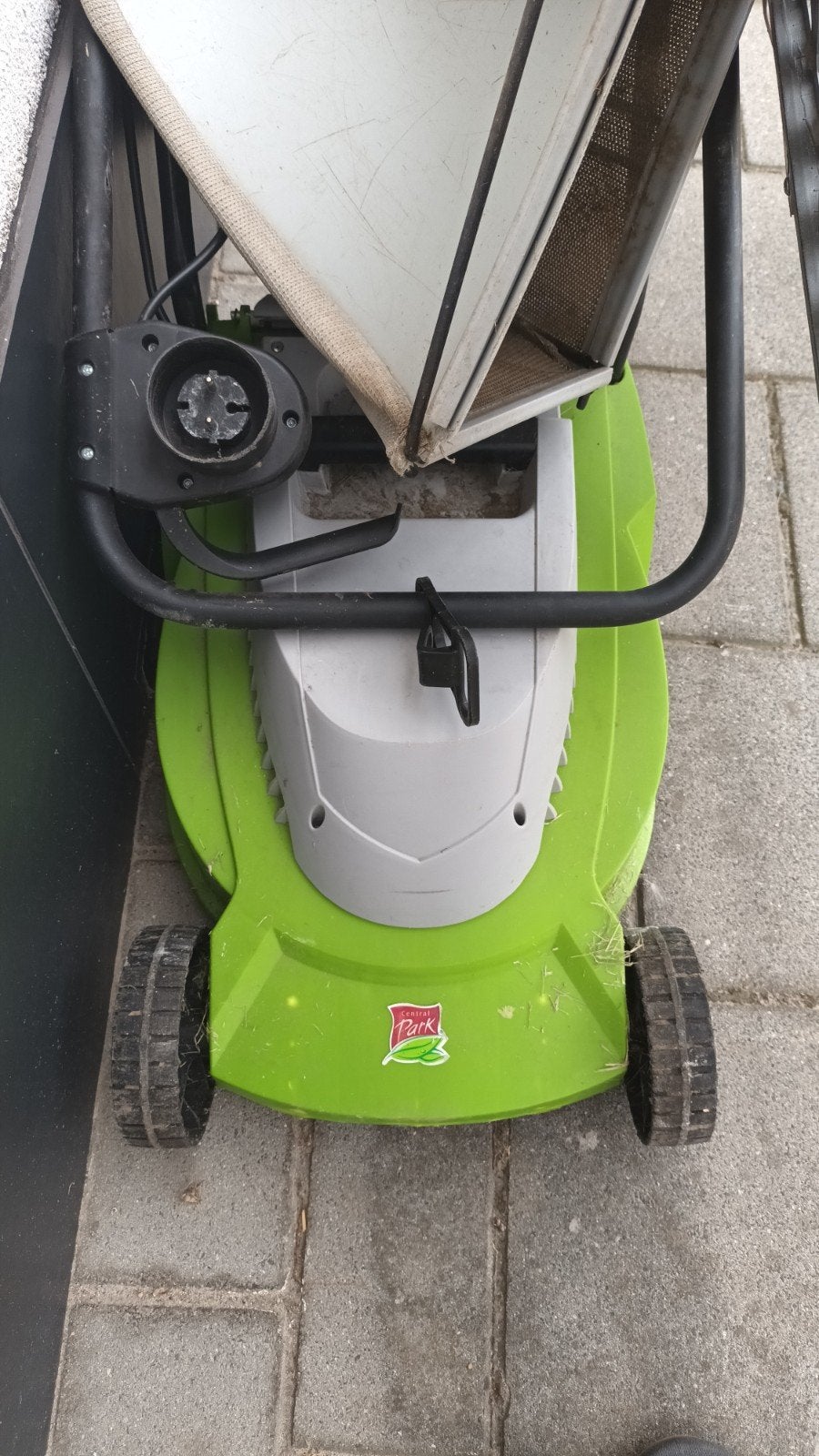 Elektrische grasmaaier, Ophalen, Gebruikt