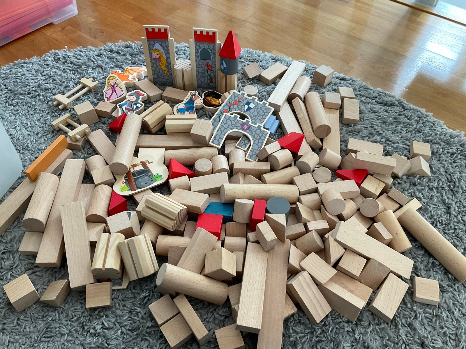Houten bouwblokken met kasteel en figuren, Ophalen of Verzenden, Gebruikt, Overige merken