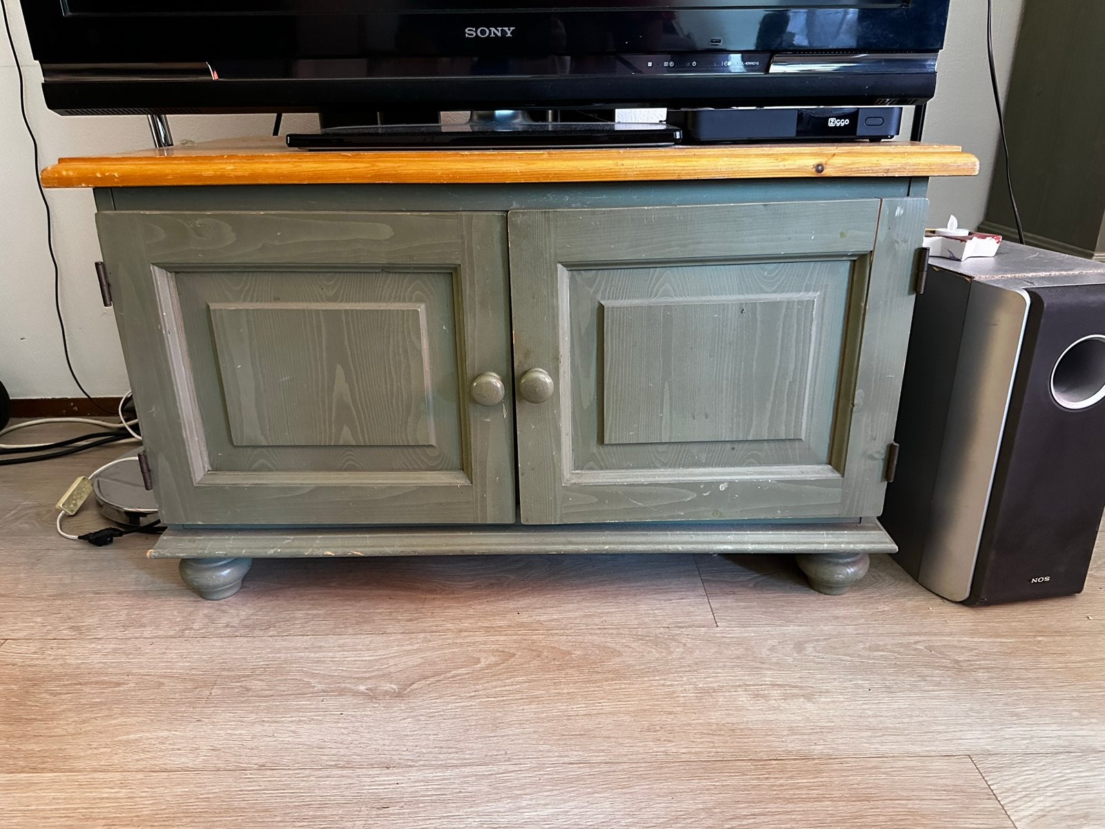 Robuust TV-meubel/kastje in landelijke stijl, Ophalen, Gebruikt, 100 tot 150 cm, Hoogte 52 cm. Diepte52 cm. Breed 90 cm