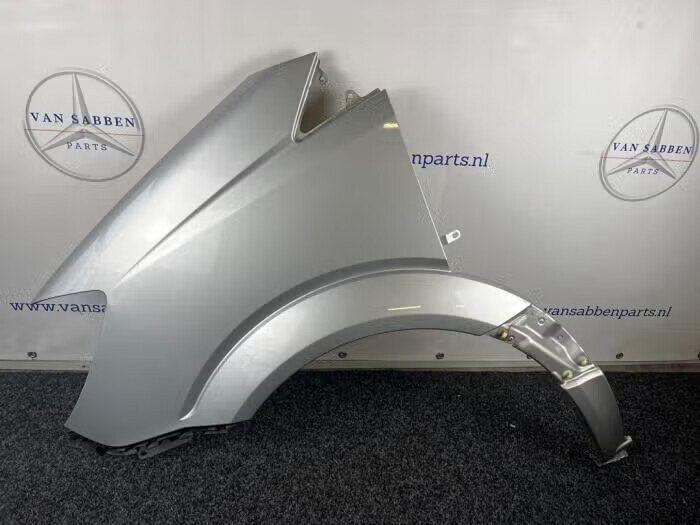 Scherm links-voor van een Mercedes Sprinter (9744), Ophalen of Verzenden, Gebruikt, Spatbord