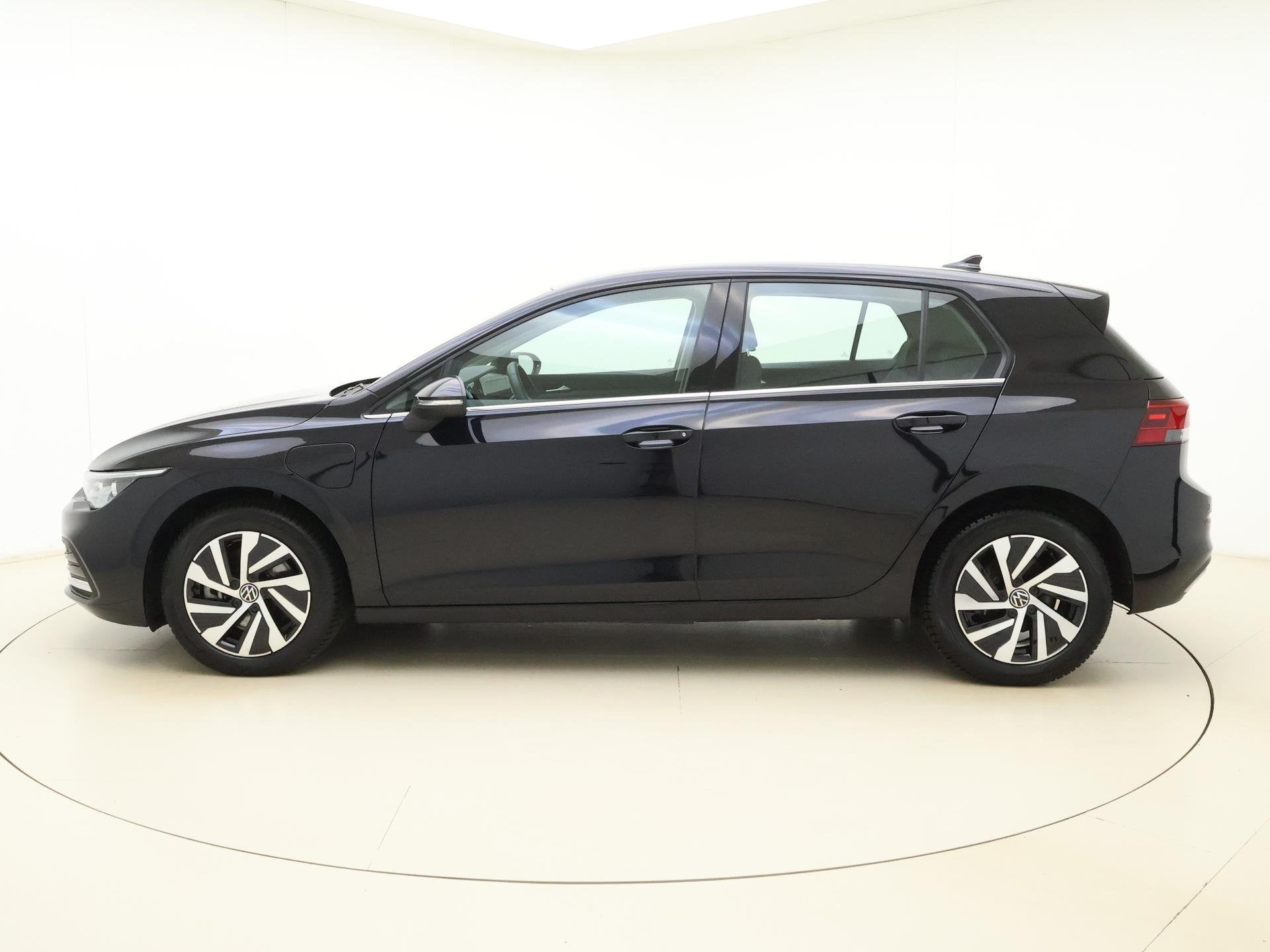 Volkswagen Golf 1.4 eHybrid Style | Apple Carplay / Android, 12 maanden, Gebruikt, 4 cilinders, Zwart
