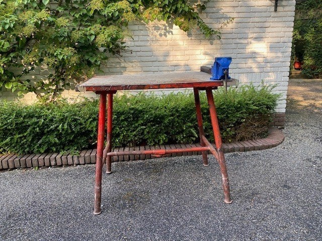 Mobiele werkbank met bankschroef en rolconstructie, Ophalen, Gebruikt, 70 tot 120 cm, Bankschroef