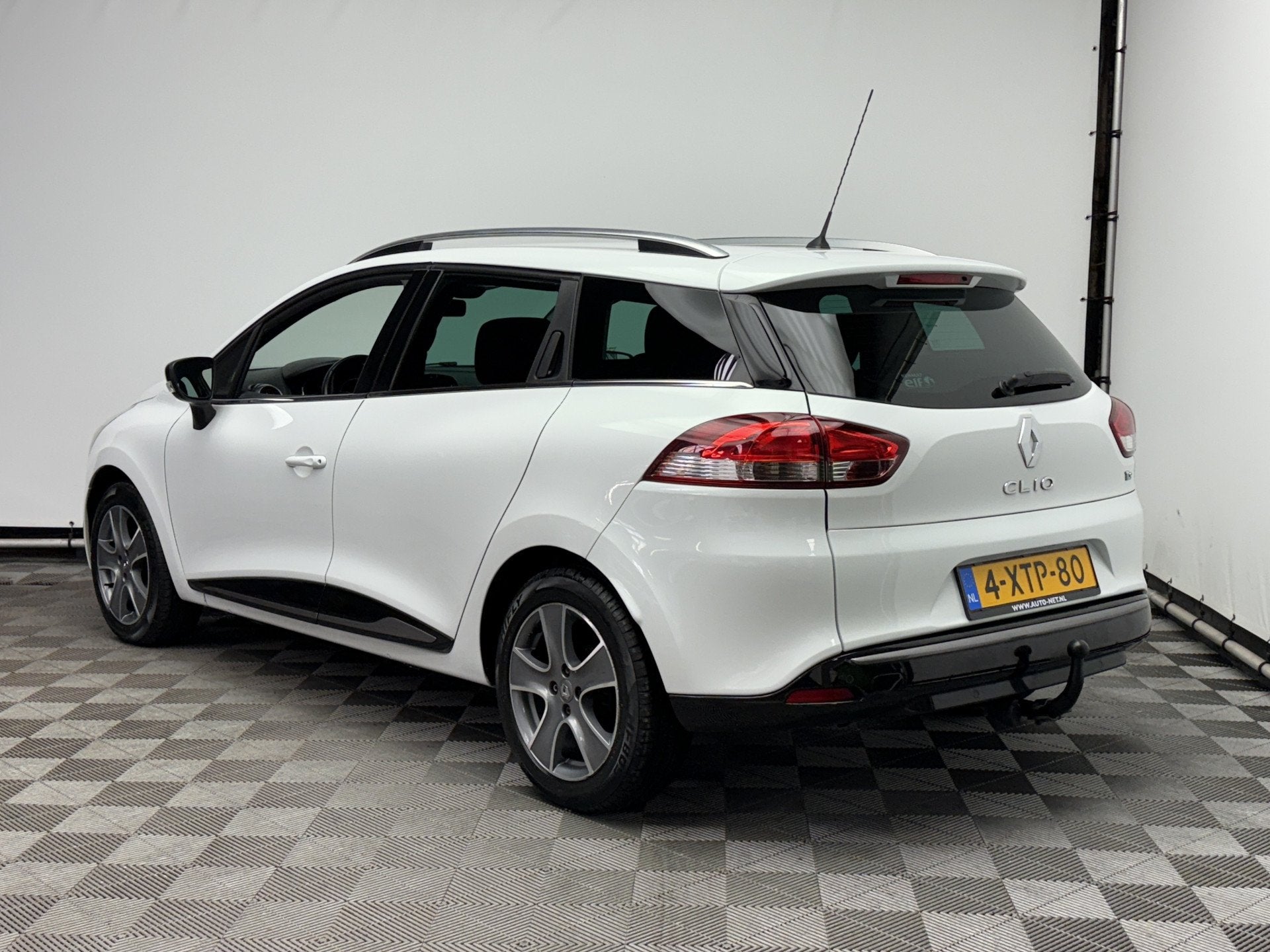 Renault Clio Estate 0.9 TCe Night&Day Airco Navi Trekhaak NL, Voorwielaandrijving, Stof, Met garantie (alle), Wit