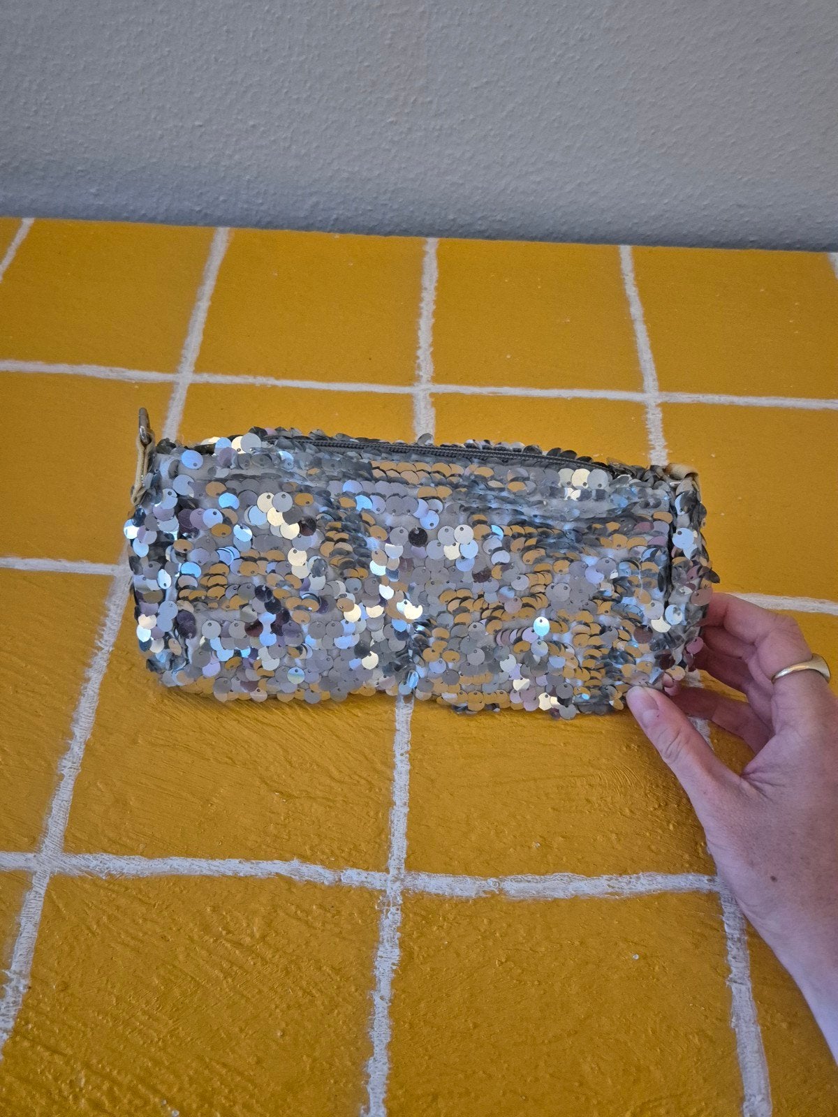 Glitterende zilveren clutch / avondtasje, Verzenden, Gebruikt, Avondtasje