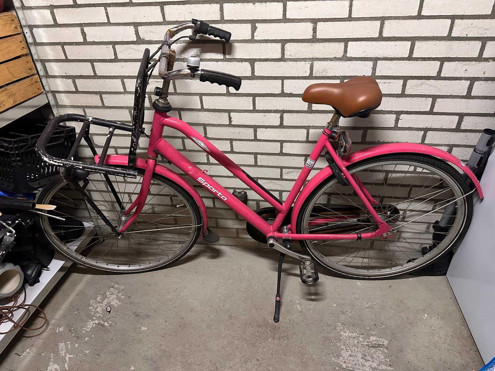 Roze Sparta damesfiets met defecten, Ophalen, Gebruikt, Sparta