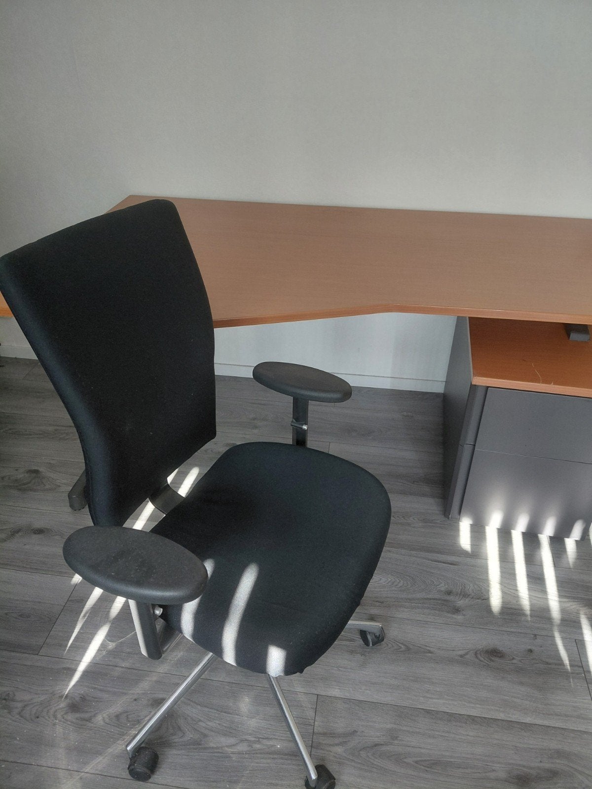 Stevig hoekbureau met bureaustoel en ladeblok, Huis en Inrichting, Ophalen, In hoogte verstelbaar, Gebruikt, Hoekbureau