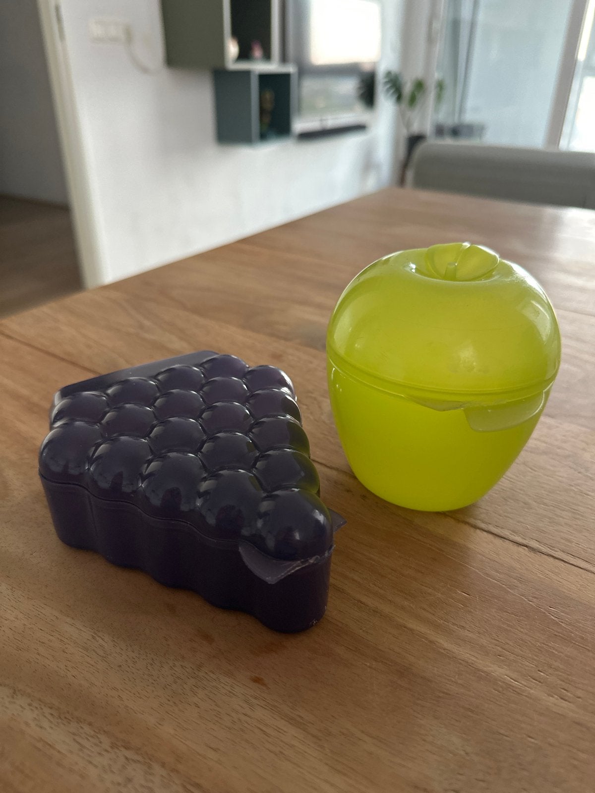 Tupperware Retro Appel en Druiven Bewaardoosjes (begin 2000), Gebruikt, Bewaardoos, Ophalen of Verzenden, Met deksel