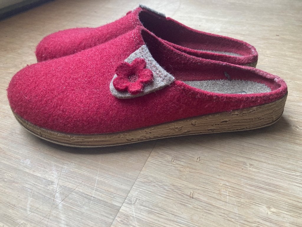 Wol vilt dames pantoffel, merk Inblu, mt 39, Ophalen of Verzenden, Zo goed als nieuw, Pantoffels of Sloffen, Inblu