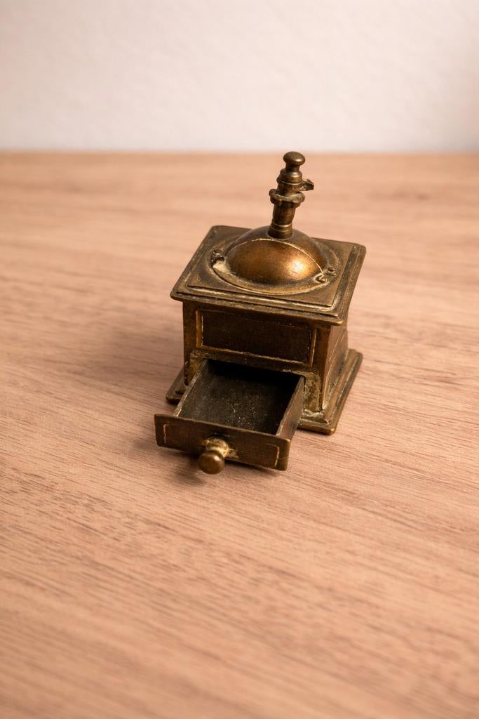 Vintage Miniatuur Koffiemolen - Messing/Brons Puntenslijper, Ophalen of Verzenden, Brons