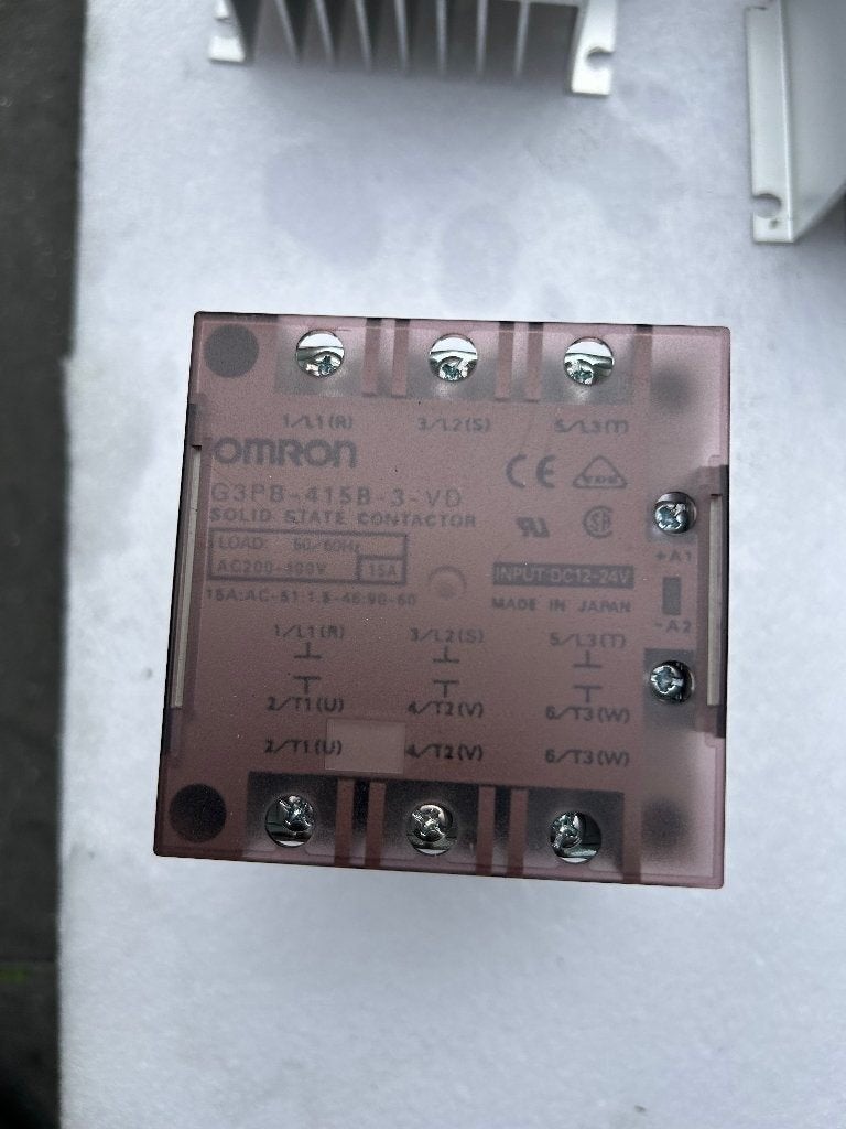 tk:4 Stuks Omron G3PB-415B-3-VD Driefasen Solid State Relais, Hobby en Vrije tijd, Ophalen of Verzenden, Gebruikt