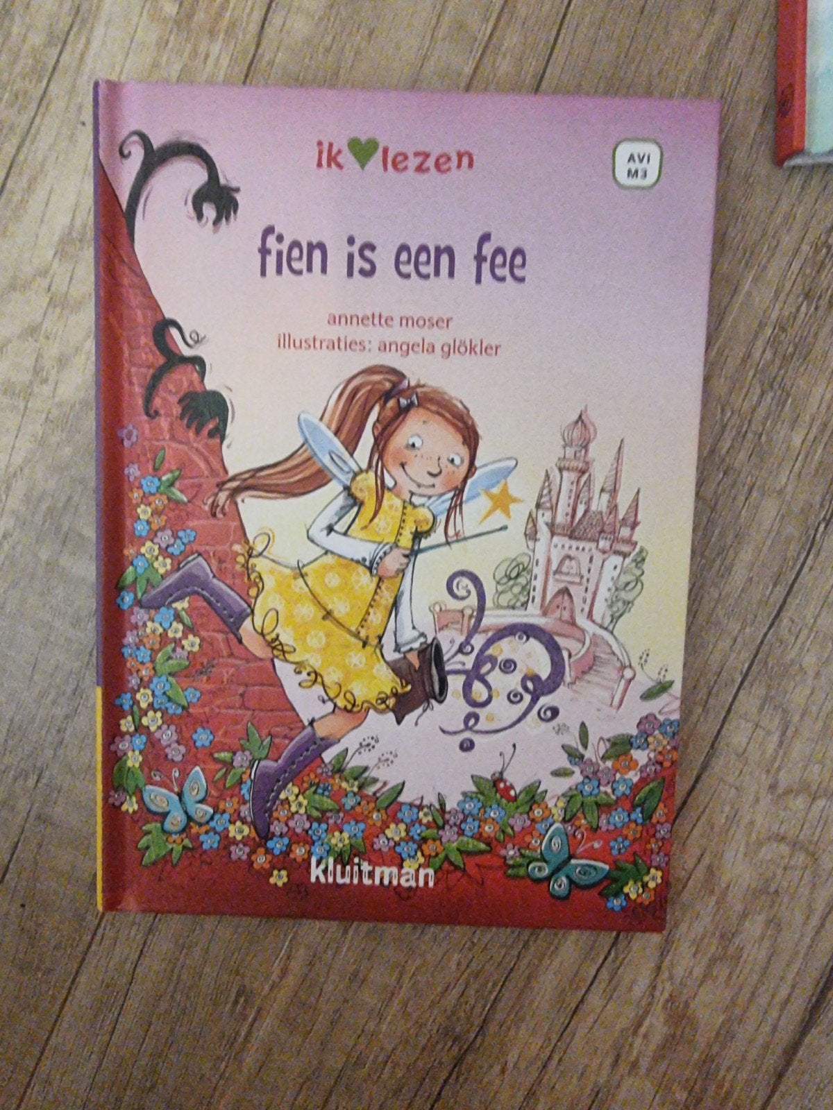 Annette Moser - fien is een Fee, Fictie algemeen, Annette Moser, Ophalen of Verzenden, Zo goed als nieuw