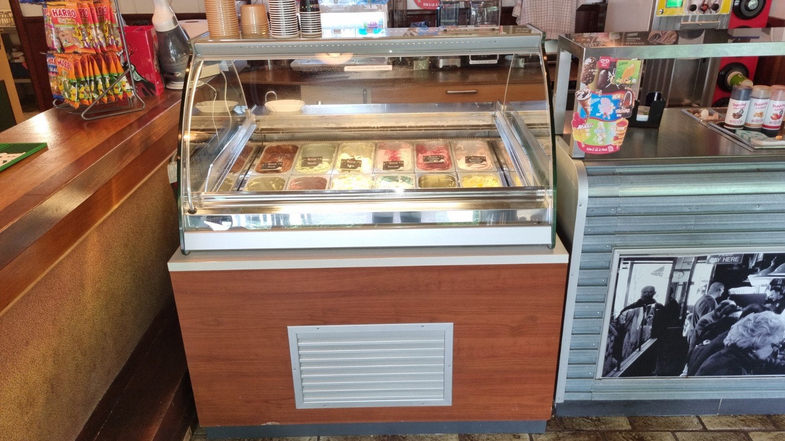 Bocchini Castalia 12 baks  IJsvitrine - Gebruikt, Zakelijke goederen, Horeca | Keukenapparatuur, Ophalen, Gebruikt, Koelen en Vriezen
