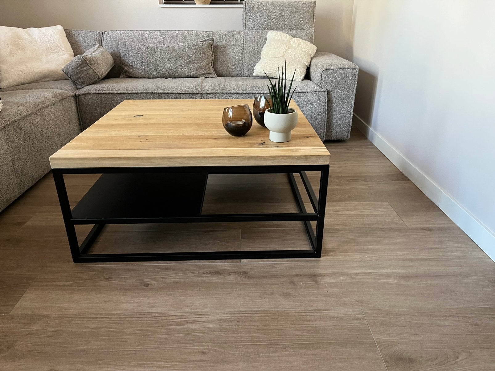 Salontafel 100x100, zwart staal met 4 cm eiken, Ophalen, 50 tot 100 cm, 50 tot 100 cm, Zo goed als nieuw