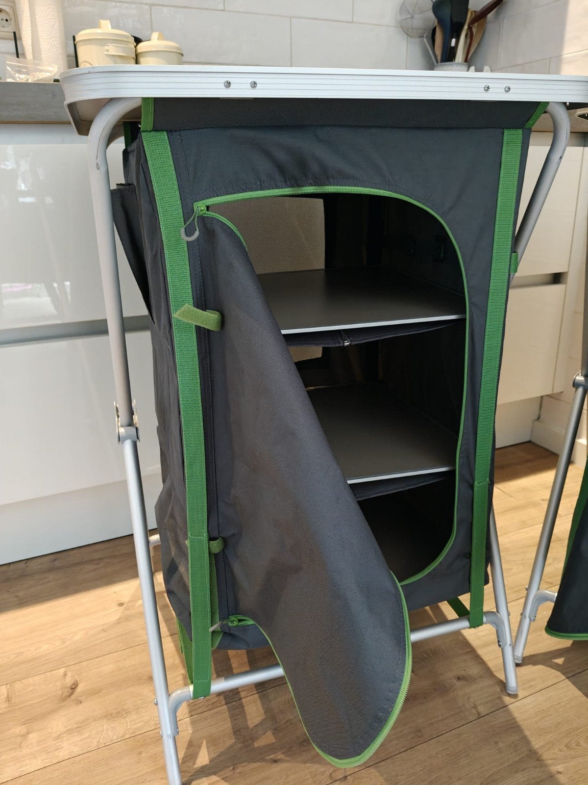 Crivit Campingkastje - Opvouwbaar met 3 Legplanken, Caravans en Kamperen, Kampeeraccessoires, Ophalen, Gebruikt