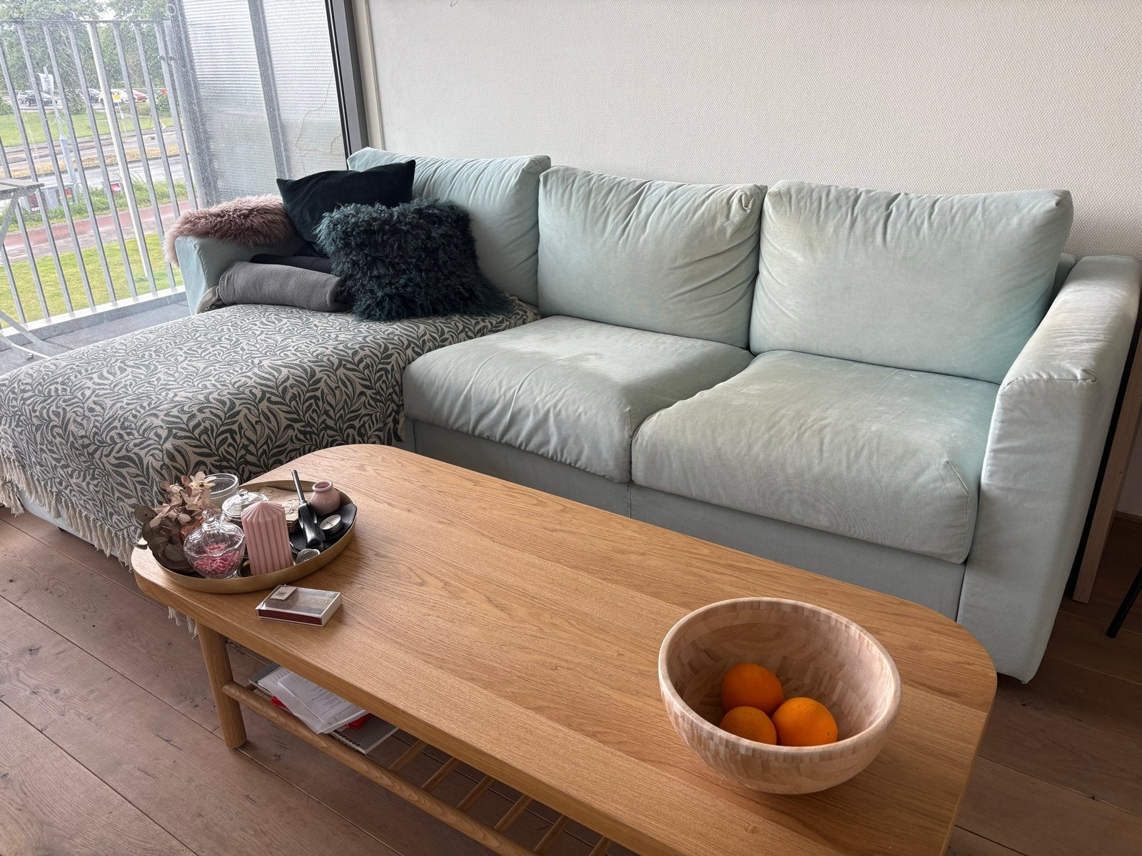 Eikenhouten salontafel met opbergruimte, Huis en Inrichting, Ophalen, 100 tot 150 cm, Eikenhout, 50 tot 100 cm