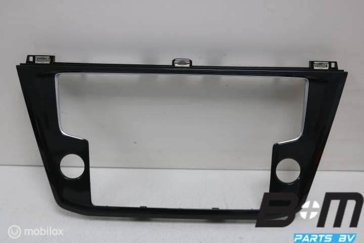 Radio unit afdekking VW Tiguan 5NA 5NA858069, Gebruikt