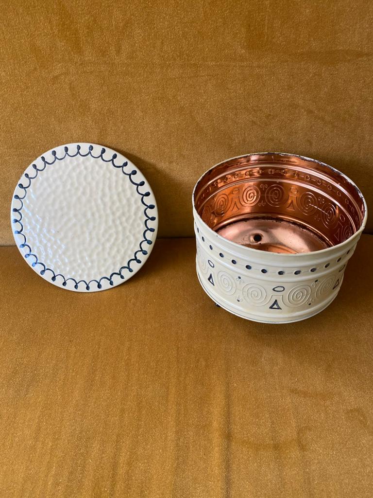 Vintage koekblik op pootjes - handbeschilderd, Ophalen of Verzenden, Zo goed als nieuw, Koek(jes), Overige merken