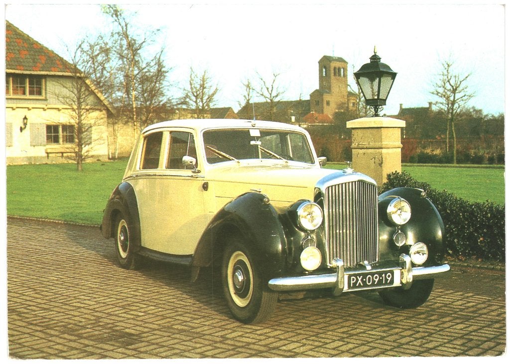 805513	Auto Bentley 1954	 	Gelopen met postzegel, Ophalen of Verzenden, 1980 tot heden, Gelopen, Voertuig