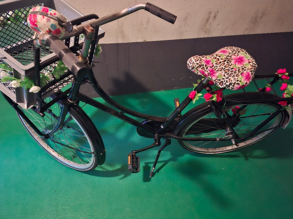 Kinderfiets 24 inch zwart met krat – rijklaar, Ophalen, Terugtraprem, Handrem, Gebruikt