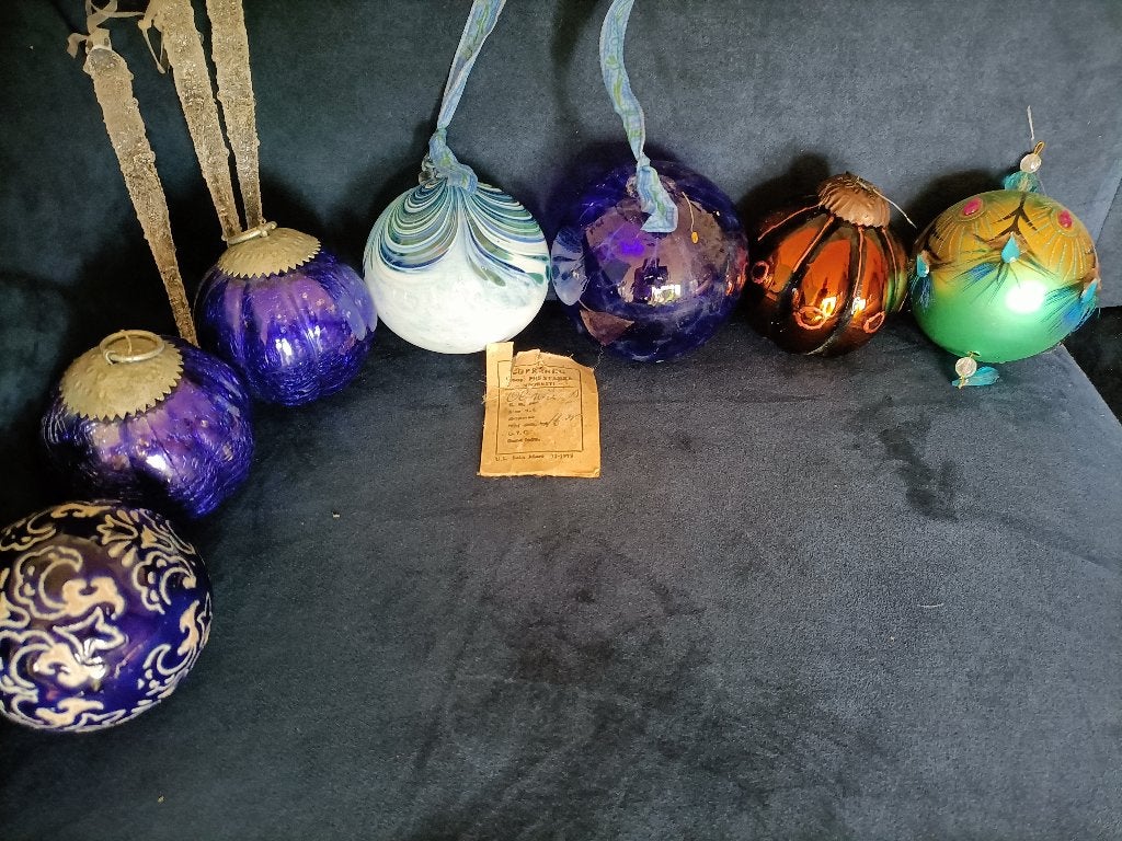 Verschillende glazen (kunst) objecten, Ophalen