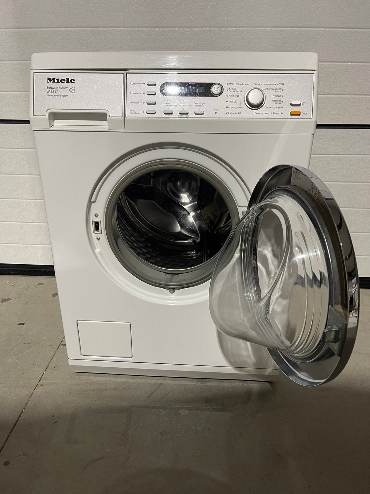 Miele wasmachine, Ophalen, Zo goed als nieuw, Voorlader, Energieklasse A of zuiniger