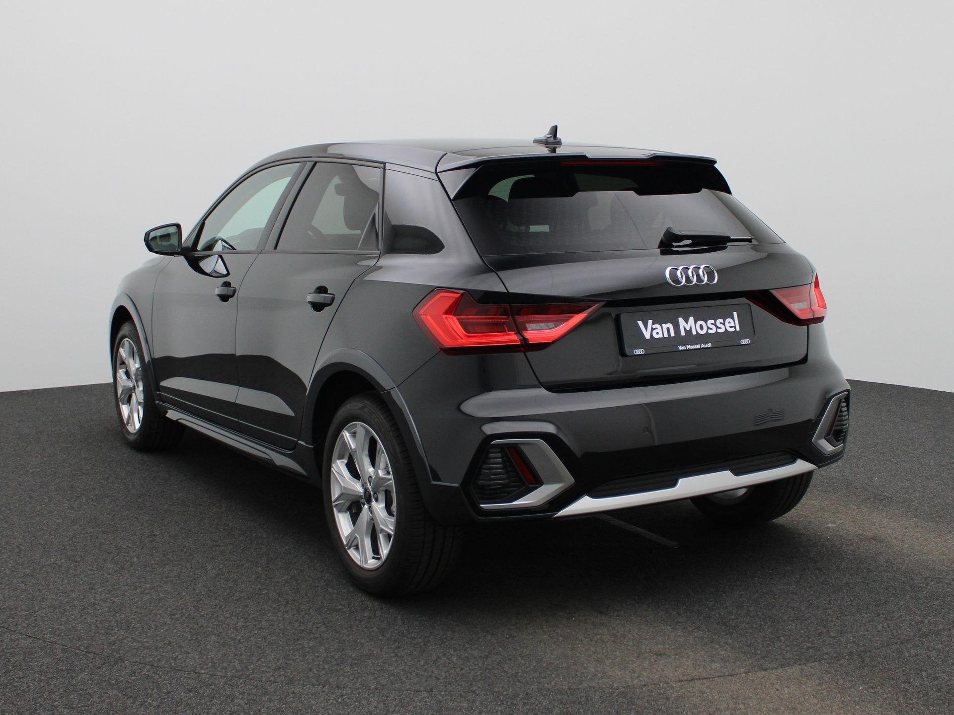 Audi A1 allstreet 30 TFSI Advanced edition l Adaptive cruise, 12 maanden, 116 pk, Zwart, Leder