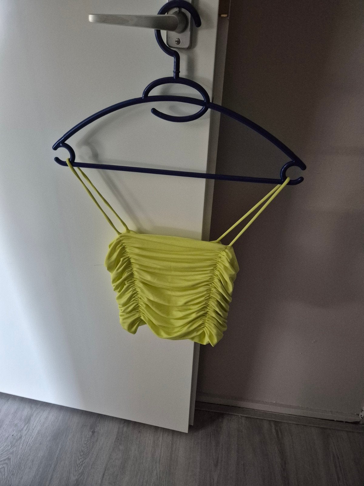 Stijlvol geel topje met ruches, Kleding | Dames, Tops, Geel, Ophalen of Verzenden, Onbekend, Zo goed als nieuw