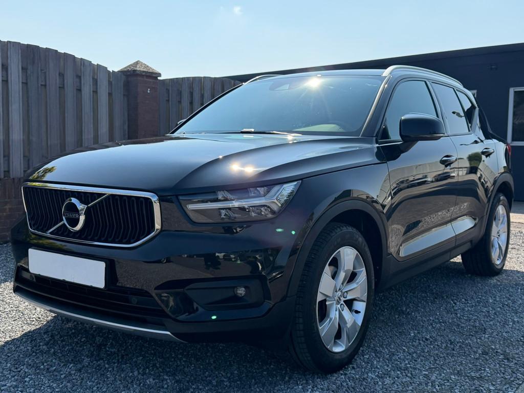 Volvo XC40 1.5 T2 Momentum STOELSTUUR VERWARMING P-CAMRA E-K, Auto's, Volvo, Stof, Gebruikt, Zwart, 129 pk