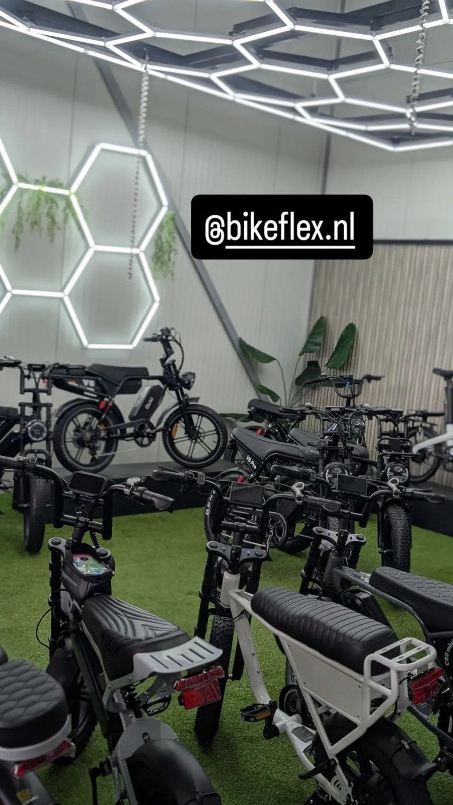 V8 / V20 / Fatbikes / Factuur / Garantie / Rijklaar Mini, 24 inch of meer, Ophalen of Verzenden, Voetsteunen, Nieuw