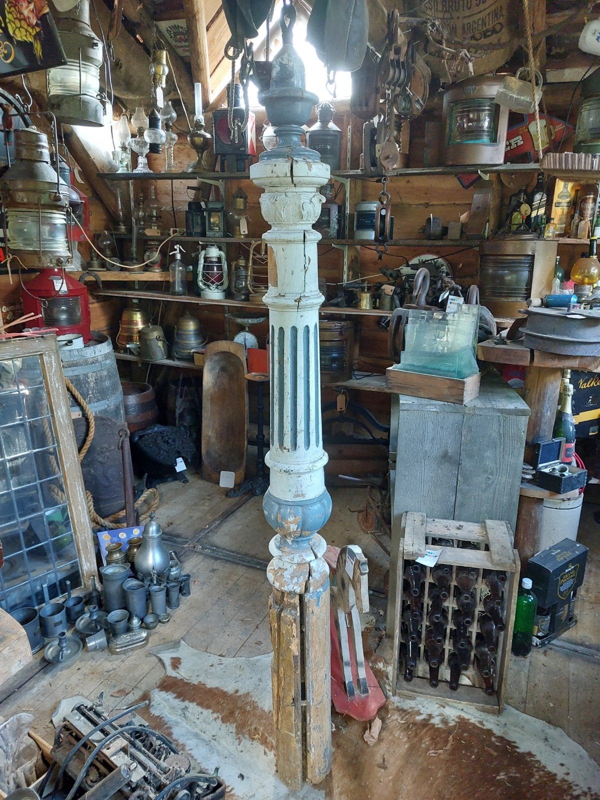Antieke houten pilaar met afbladderende verf - 170 cm, Ophalen