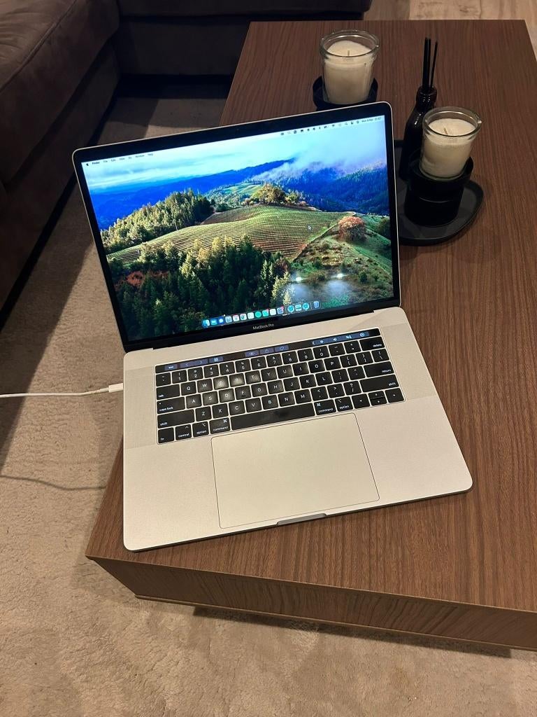 MacBook Pro 15 inch uit 2019, Computers en Software, Apple Macbooks, Zo goed als nieuw, MacBook Pro, 15 inch, 2 tot 3 Ghz, 16 GB