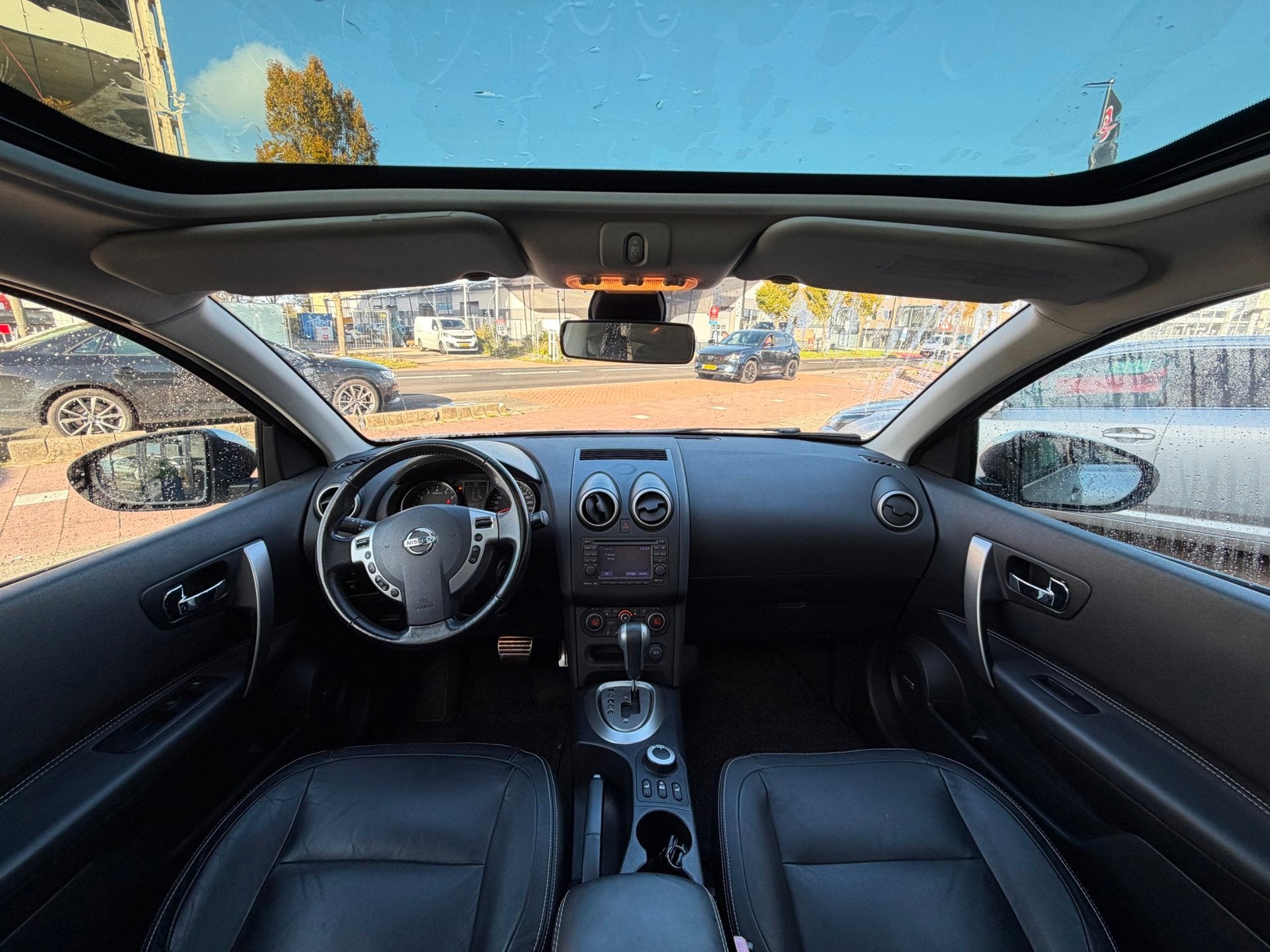 Nissan Qashqai 2.0 Tekna 4WD AUT|PANO|NAVI|LEDER|DEALEROH!, Auto's, Gebruikt, Zwart, Xenon verlichting, Vierwielaandrijving
