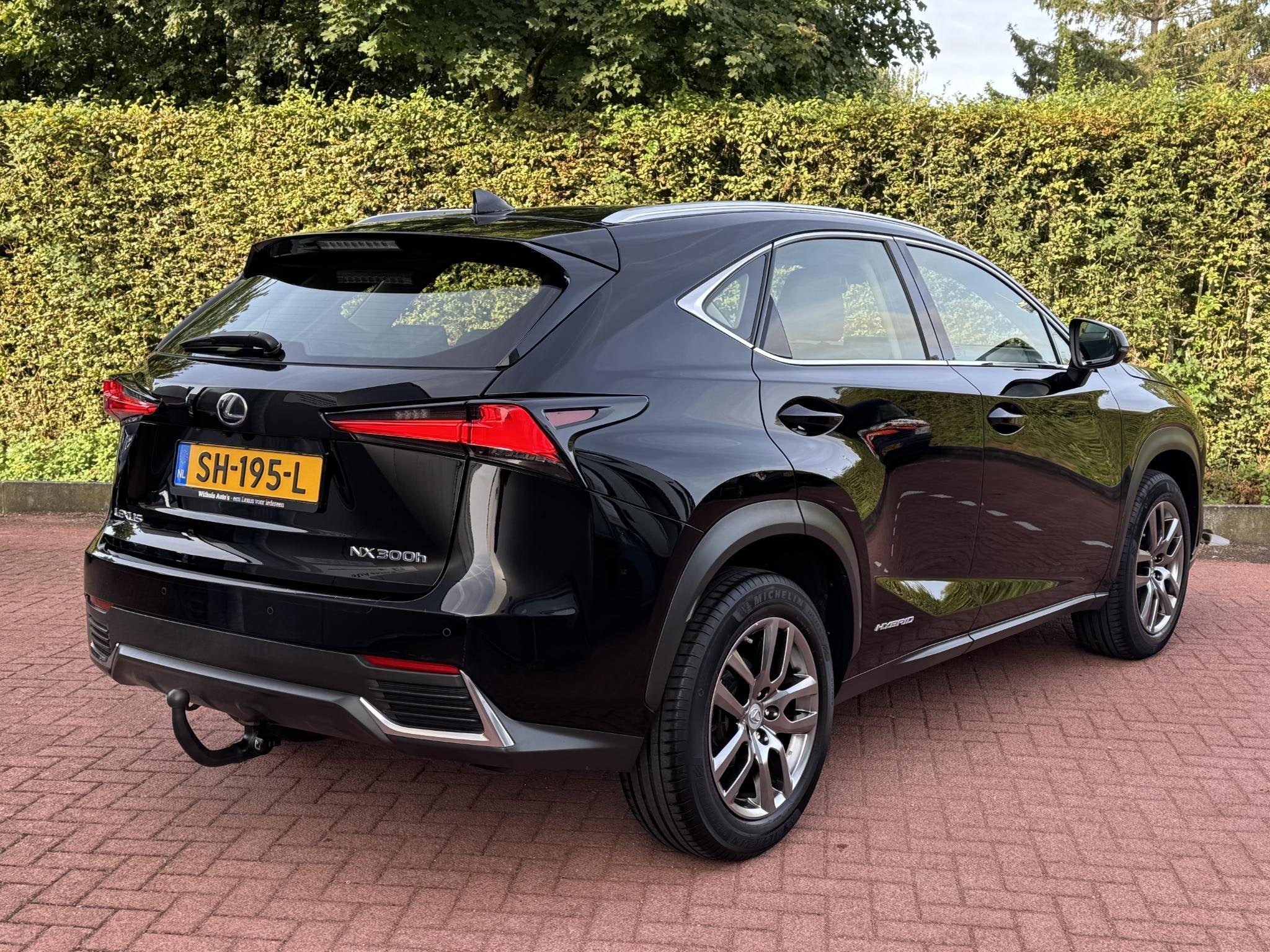 Lexus NX 300h AWD Business Line Dealer Onderhouden Trekhaak, Auto's, Gebruikt, Euro 6, Bedrijf, Vierwielaandrijving