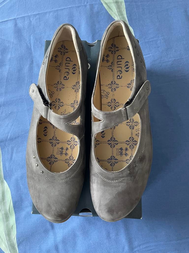 Durea schoenen maar 7,5 E, Ophalen of Verzenden, Zo goed als nieuw, Grijs, Sneakers of Gympen