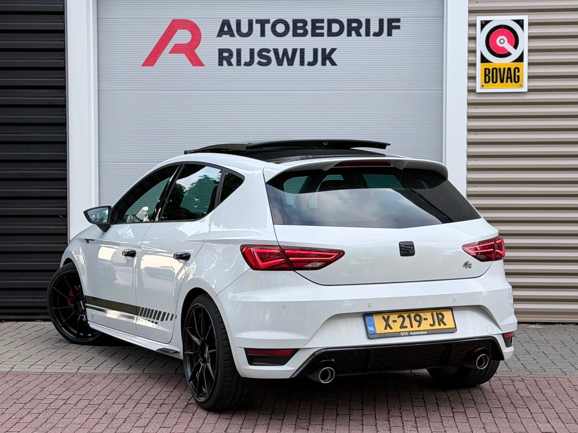 Seat Leon 1.4 EcoTSI FR Business Intense Pano/AppleCar/Sfeer, Voorwielaandrijving, 1141 kg, Gebruikt, Euro 6