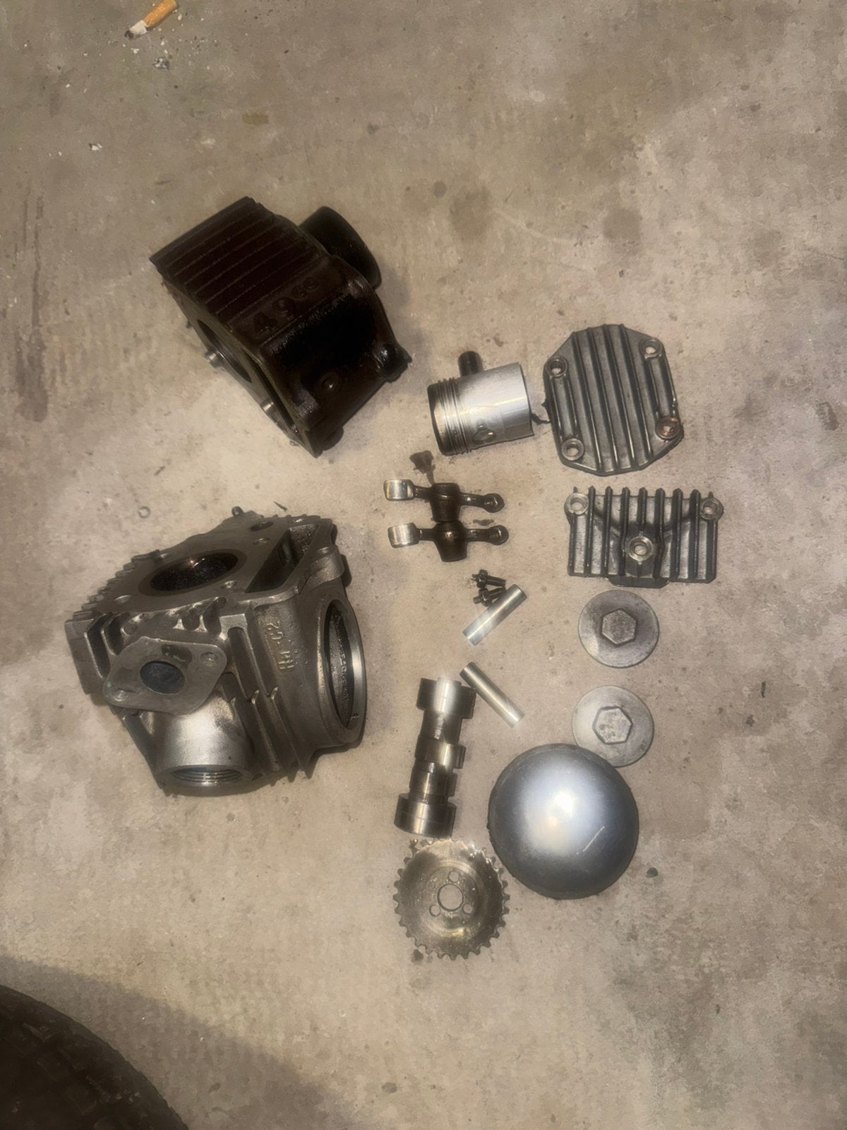 Bovenblok honda ss50, Fietsen en Brommers, Ophalen of Verzenden, Zo goed als nieuw, Cilinder, Overige merken