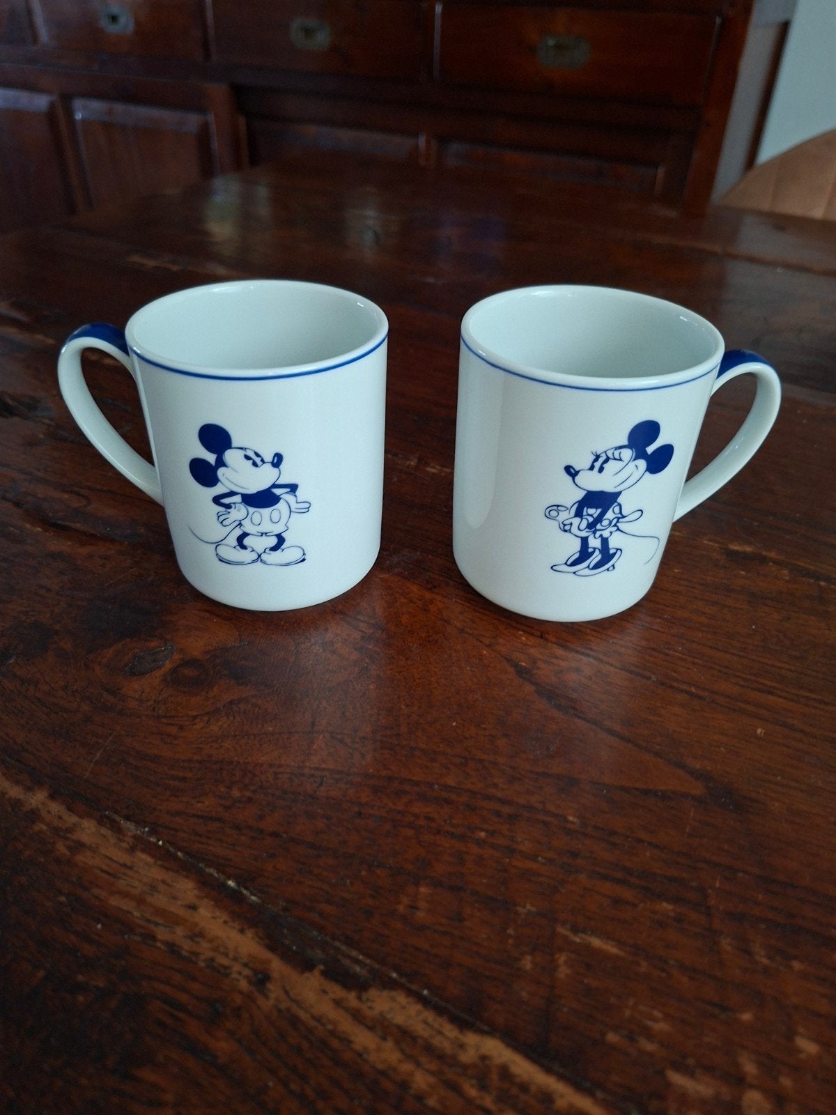 Set van 2 Porseleinen Disney Bekers - Mickey & Minnie Mouse, Ophalen of Verzenden, Mickey Mouse, Zo goed als nieuw, Servies